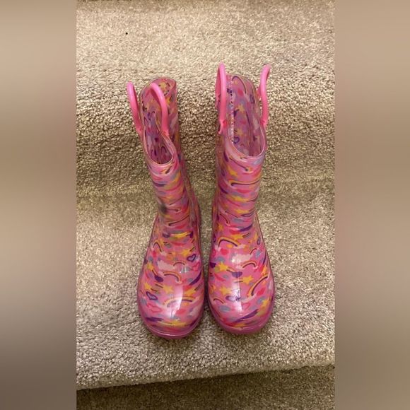 Olive & Edie Drops Light-Up Rain Boot - Kids - Picture 7 of 15